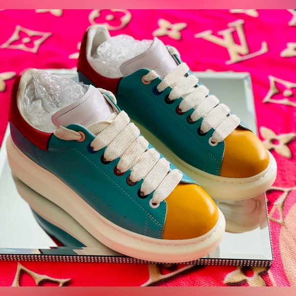 Alexander McQueen Host Pick β₯οΈ Authentic - Picture 7 of 13